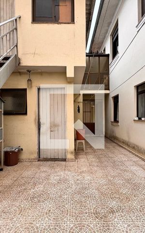 Casa à venda com 247m², 3 quartos e 4 vagas Casa à venda com 247m², 3 quartos e 4 vagasQuintal