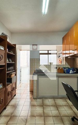 Casa à venda com 247m², 3 quartos e 4 vagas Casa à venda com 247m², 3 quartos e 4 vagasEscritório