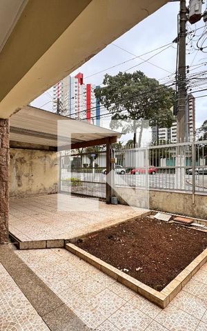 Casa à venda com 247m², 3 quartos e 4 vagas Casa à venda com 247m², 3 quartos e 4 vagasGaragem