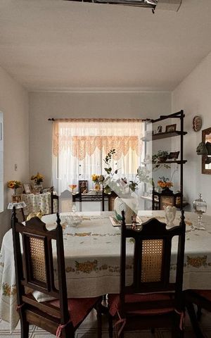Casa à venda com 247m², 3 quartos e 4 vagas Casa à venda com 247m², 3 quartos e 4 vagasCozinha