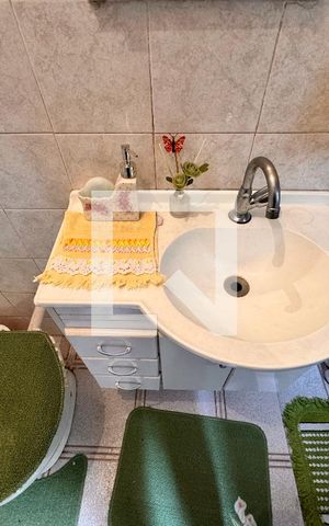 Casa à venda com 247m², 3 quartos e 4 vagas Casa à venda com 247m², 3 quartos e 4 vagasLavabo