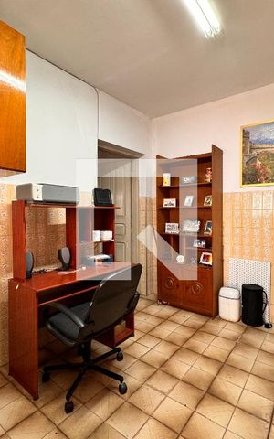 Casa à venda com 247m², 3 quartos e 4 vagas Casa à venda com 247m², 3 quartos e 4 vagasEscritório