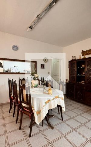 Casa à venda com 247m², 3 quartos e 4 vagas Casa à venda com 247m², 3 quartos e 4 vagasCozinha