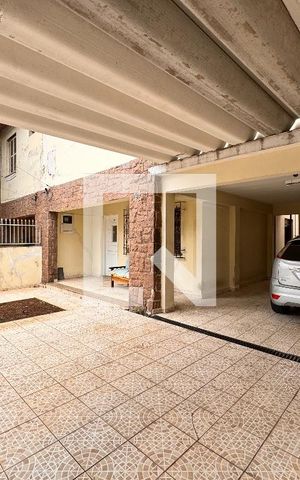 Casa à venda com 247m², 3 quartos e 4 vagas Casa à venda com 247m², 3 quartos e 4 vagasGaragem
