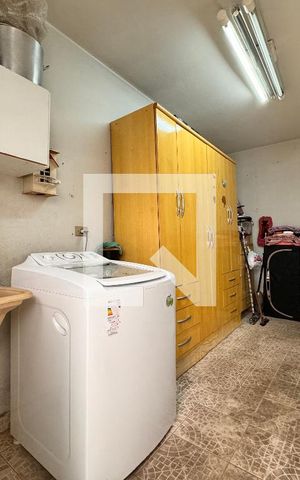 Casa à venda com 247m², 3 quartos e 4 vagas Casa à venda com 247m², 3 quartos e 4 vagasLavanderia