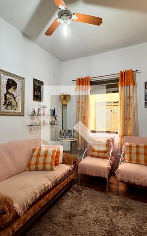 Casa à venda com 247m², 3 quartos e 4 vagas Casa à venda com 247m², 3 quartos e 4 vagasSala de TV