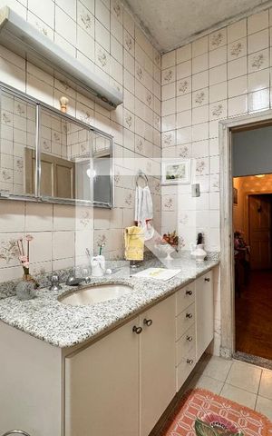 Casa à venda com 247m², 3 quartos e 4 vagas Casa à venda com 247m², 3 quartos e 4 vagasBanheiro