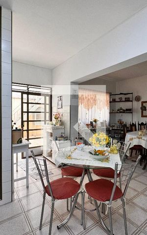 Casa à venda com 247m², 3 quartos e 4 vagas Casa à venda com 247m², 3 quartos e 4 vagasCozinha