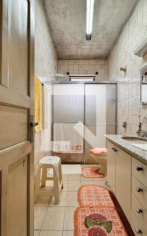 Casa à venda com 247m², 3 quartos e 4 vagas Casa à venda com 247m², 3 quartos e 4 vagasBanheiro