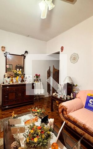 Casa à venda com 247m², 3 quartos e 4 vagas Casa à venda com 247m², 3 quartos e 4 vagasSala