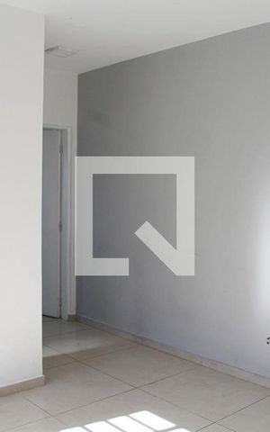 Casa para alugar com 80m², 2 quartos e 2 vagasSala