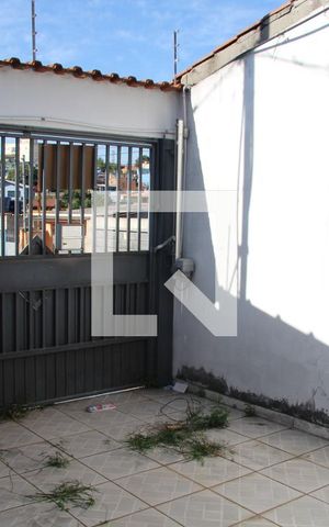 Casa para alugar com 80m², 2 quartos e 2 vagasEntrada 02