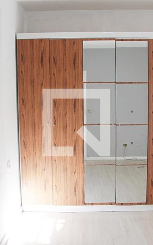 Casa para alugar com 80m², 2 quartos e 2 vagasQuarto 01