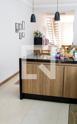 Casa à venda com 166m², 3 quartos e 3 vagasCozinha