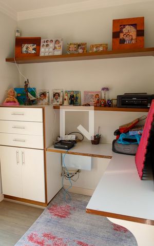 Casa à venda com 166m², 3 quartos e 3 vagasEscritório