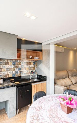 Apartamento à venda com 60m², 2 quartos e 1 vaga Apartamento à venda com 60m², 2 quartos e 1 vagaVaranda