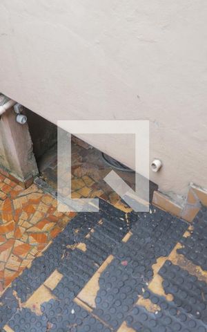 Casa à venda com 115m², 2 quartos e 1 vagaPorão (Entrada)