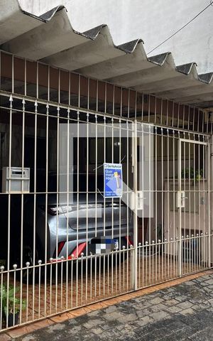 Casa à venda com 115m², 2 quartos e 1 vaga Casa à venda com 115m², 2 quartos e 1 vagaFachada