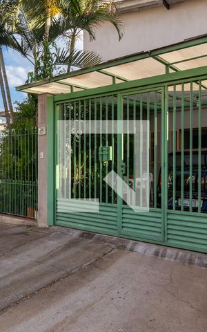 Casa à venda com 222m², 3 quartos e 2 vagasFachada Frontal