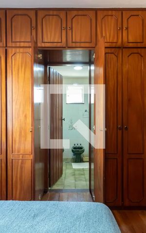 Casa à venda com 222m², 3 quartos e 2 vagasSuíte 2