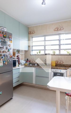 Casa à venda com 222m², 3 quartos e 2 vagasCozinha