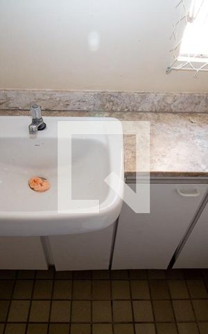 Apartamento à venda com 58m², 2 quartos e 1 vaga Apartamento à venda com 58m², 2 quartos e 1 vagaBanheiro
