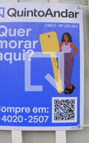 Casa à venda com 200m², 3 quartos e 2 vagasFachada com placa QuintoAndar