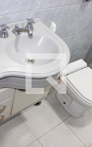 Casa à venda com 200m², 3 quartos e 2 vagasBanheiro 1