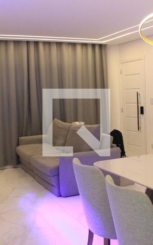 Casa à venda com 200m², 3 quartos e 2 vagasSala