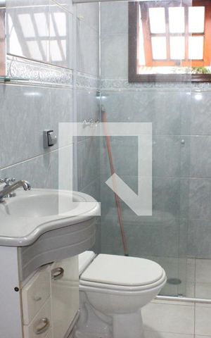 Casa à venda com 200m², 3 quartos e 2 vagasBanheiro 1