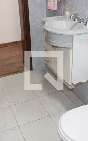 Casa à venda com 200m², 3 quartos e 2 vagasBanheiro 1