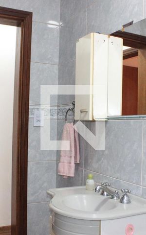 Casa à venda com 200m², 3 quartos e 2 vagasBanheiro 1