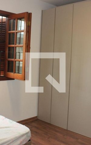 Casa à venda com 200m², 3 quartos e 2 vagasSuíte