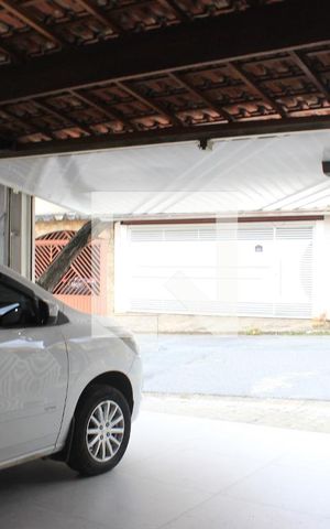 Casa à venda com 200m², 3 quartos e 2 vagasGaragem