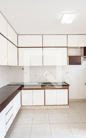 Casa à venda com 140m², 3 quartos e 2 vagas Casa à venda com 140m², 3 quartos e 2 vagasCozinha