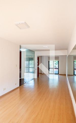 Casa à venda com 140m², 3 quartos e 2 vagas Casa à venda com 140m², 3 quartos e 2 vagasQuarto