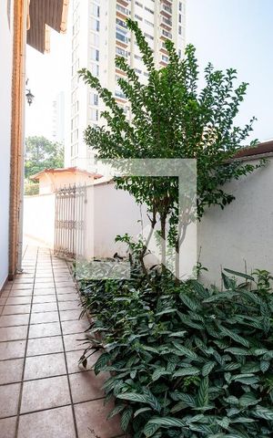 Casa à venda com 140m², 3 quartos e 2 vagas Casa à venda com 140m², 3 quartos e 2 vagasCorredor
