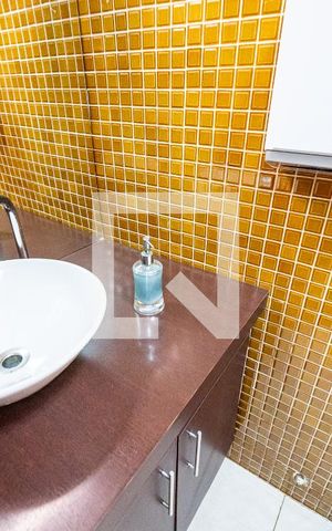 Casa à venda com 140m², 3 quartos e 2 vagas Casa à venda com 140m², 3 quartos e 2 vagasBanheiro Social