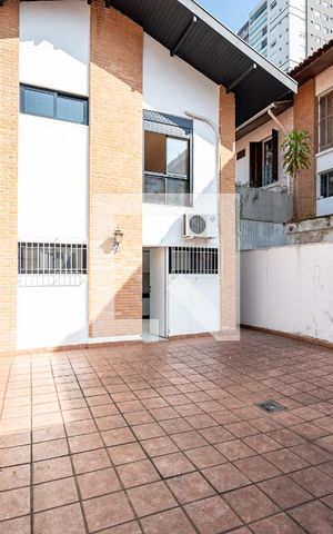 Casa à venda com 140m², 3 quartos e 2 vagas Casa à venda com 140m², 3 quartos e 2 vagasÁrea de Serviço