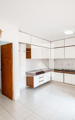 Casa à venda com 140m², 3 quartos e 2 vagas Casa à venda com 140m², 3 quartos e 2 vagasCozinha
