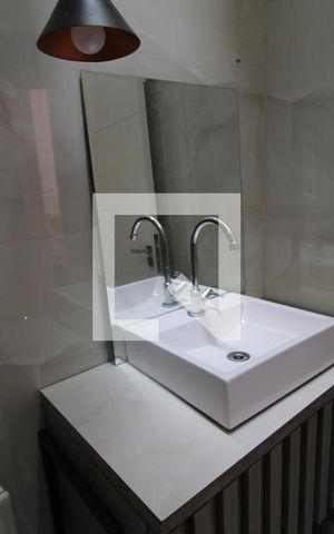 Casa à venda com 230m², 4 quartos e 3 vagasBanheiro 1
