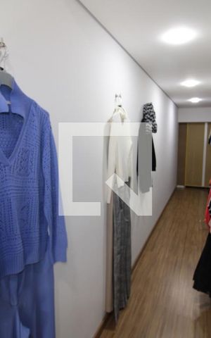 Casa à venda com 230m², 4 quartos e 3 vagasBanheiro 2