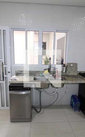 Casa à venda com 230m², 4 quartos e 3 vagasCozinha