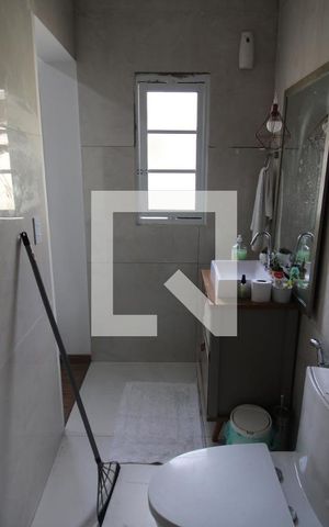 Casa à venda com 230m², 4 quartos e 3 vagasQuarto 3 - Banheiro