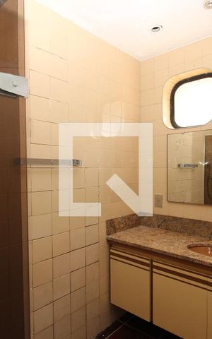 Apartamento à venda com 355m², 4 quartos e 3 vagasBanheiro 2