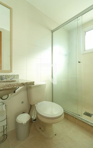 Apartamento para alugar com 70m², 2 quartos e 1 vaga Apartamento para alugar com 70m², 2 quartos e 1 vagaBanheiro da Suíte