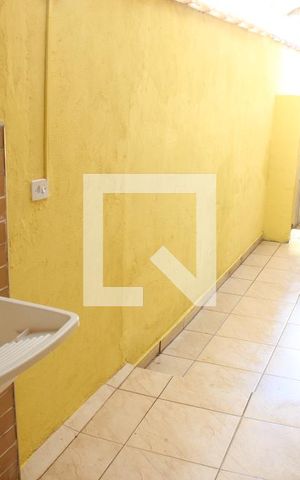 Casa para alugar com 60m², 1 quarto e 1 vagaÁrea de Serviço