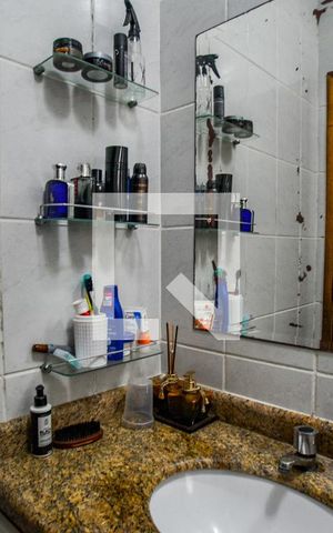 Apartamento à venda com 75m², 2 quartos e 2 vagasBanheiro da Suíte