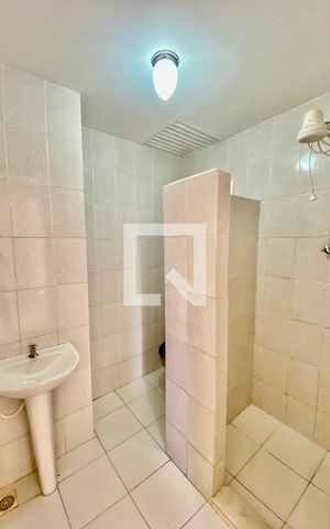 Casa à venda com 425m², 2 quartos e 3 vagas Casa à venda com 425m², 2 quartos e 3 vagasBanheiro