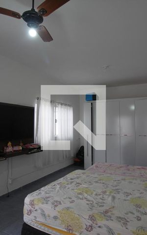 Casa à venda com 200m², 2 quartos e 2 vagasQuarto 2 - Suíte